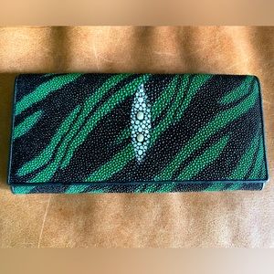 Like new stingray wallet